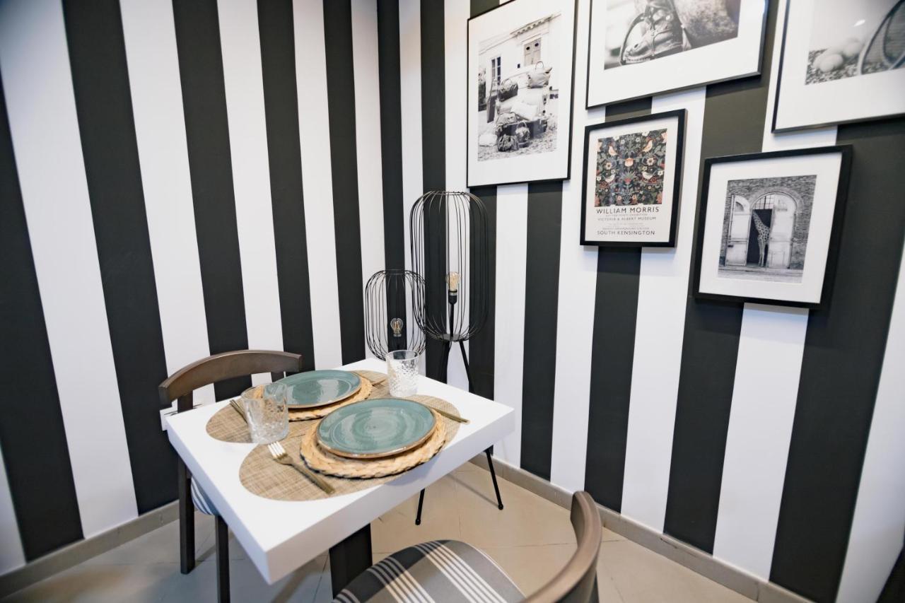 The Little Corner B&B Valencia Bagian luar foto