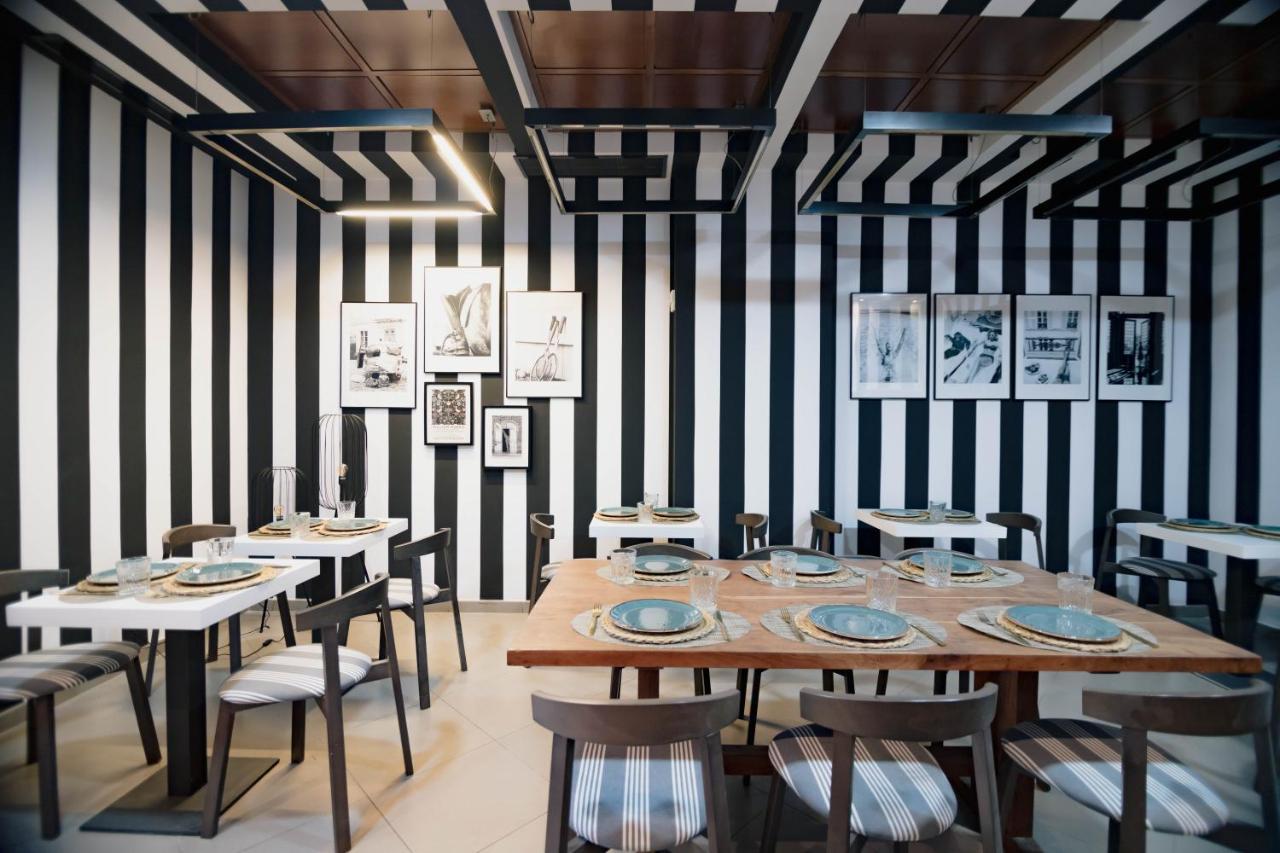The Little Corner B&B Valencia Bagian luar foto