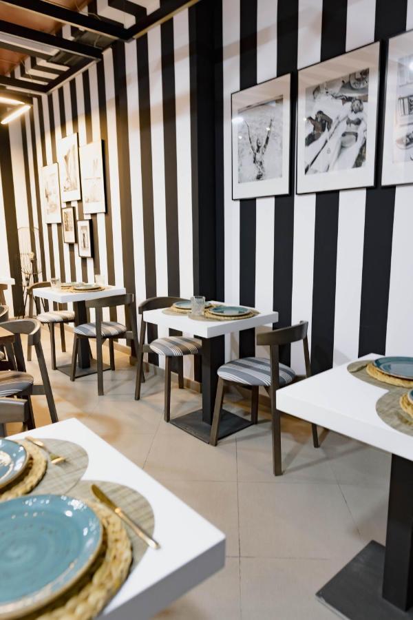 The Little Corner B&B Valencia Bagian luar foto