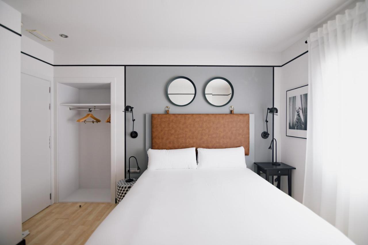 The Little Corner B&B Valencia Bagian luar foto
