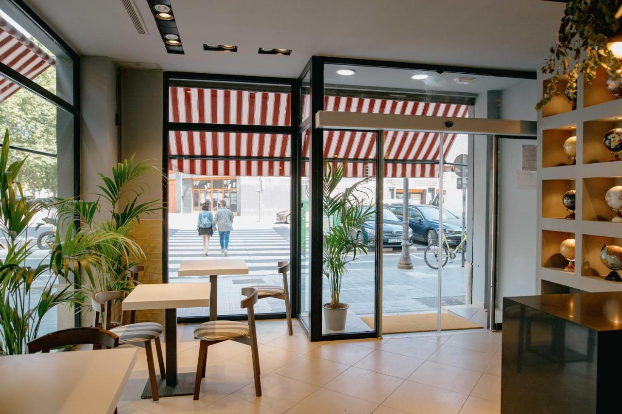 The Little Corner B&B Valencia Bagian luar foto