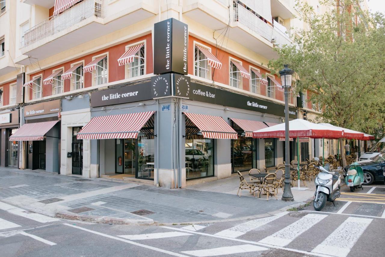 The Little Corner B&B Valencia Bagian luar foto